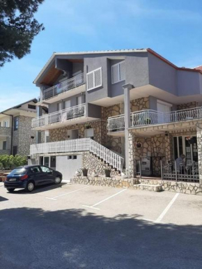 Отель Apartmani Bonić  Водице